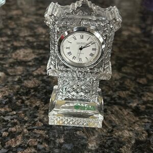 GALLWAY IRISH CRYSTAL 4” TOWER SHAPE  CLOCK